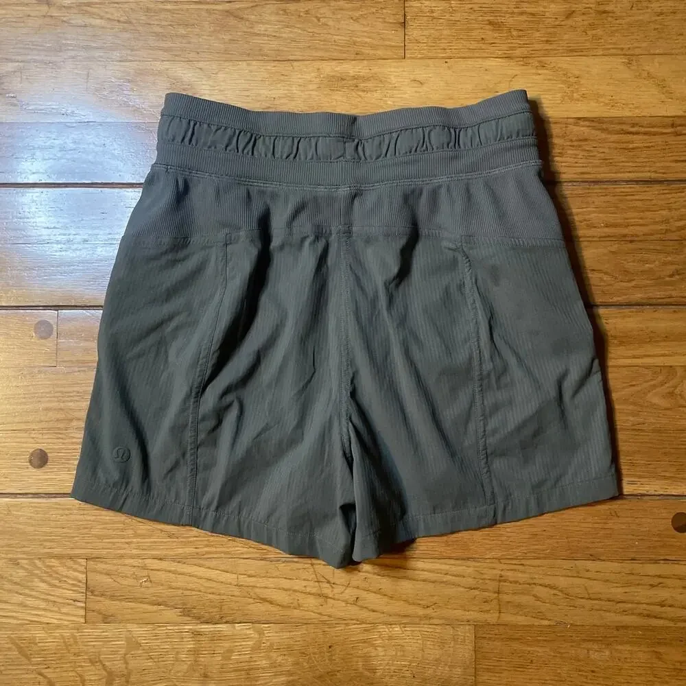 Lululemon Dance Studio High-Rise Short 3.5
